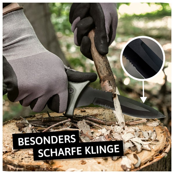 Nahaufnahme eines Messers, das von behandschuhten Händen gehalten wird, um einen Holzstab zu schnitzen.