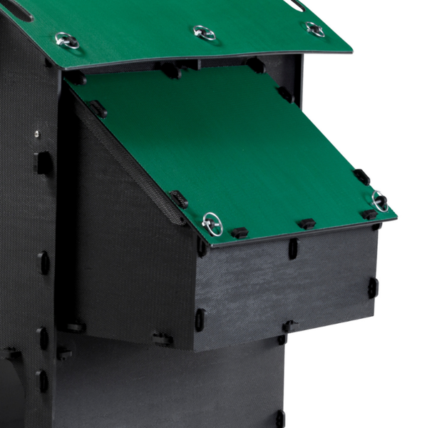 Legenest für Hühner aus Kunststoff mit schrägem Dach und Steckverbindungen.