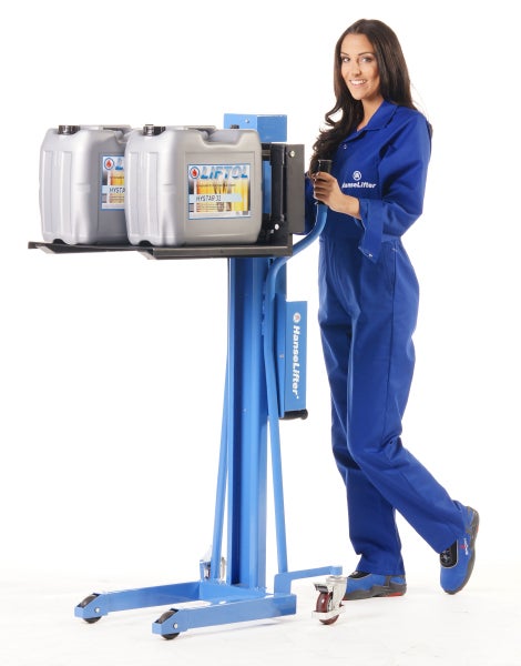 Manueller Materiallift mit einer Traglast von 150 Kilogramm