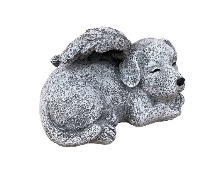 Gartenfigur schlafender Hund mit Engelsflügeln aus wetterfestem Kunststein für eine dekorative Grabgestaltung oder Gartendekoration