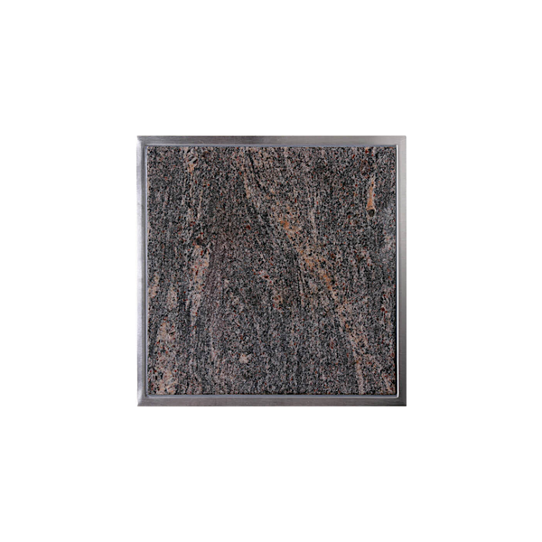 Quadratische Granitplatte mit metallischer Umrandung als Bodenfliese oder Wandbelag.