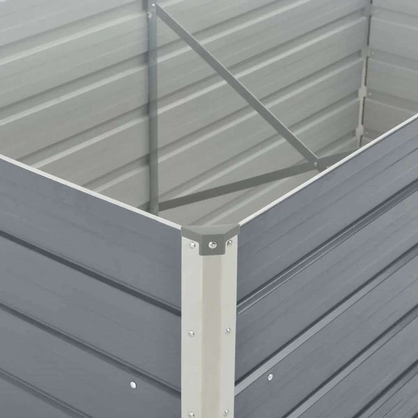 Detailansicht eines Hochbeets aus Metall mit Eckverstärkung und internen Querstreben zur Stabilisierung.