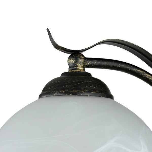 Detailaufnahme einer Lampe mit Lampenschirm