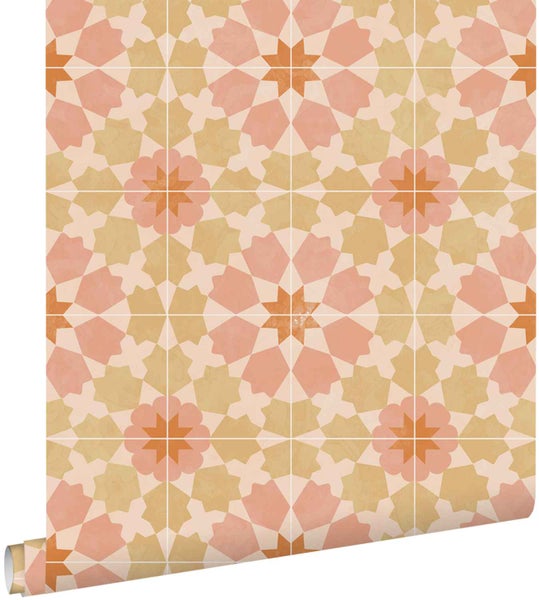 Vliestapete mit geometrischem Muster in Fliesenoptik in Beige und Pfirsichfarben