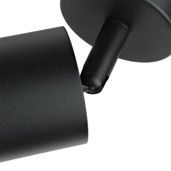 Detailansicht einer schwarzen Deckenleuchte