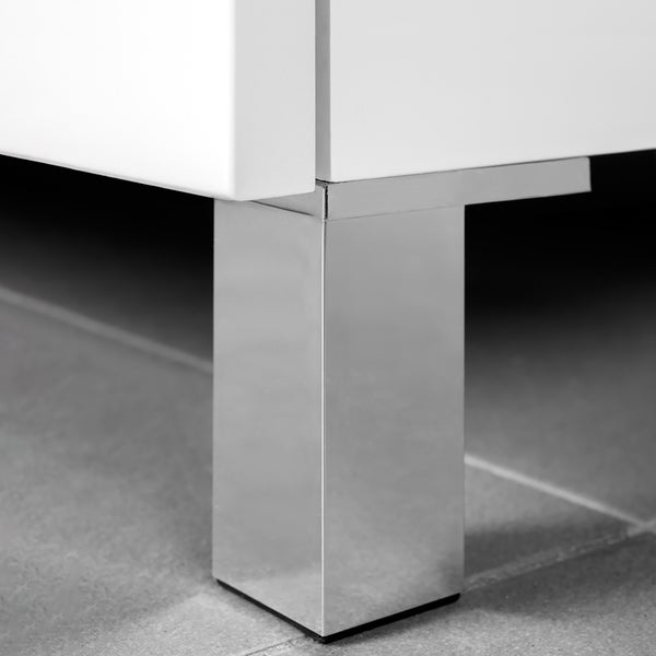 Quadratischer Metallmoebelfuss fuer Badezimmermoebel mit glanzender Oberflaeche