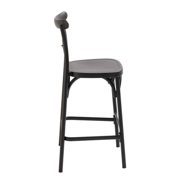 Schwarzer Barhocker aus Metall und Kunststoff mit Rückenlehne und Fußstütze in der Seitenansicht.