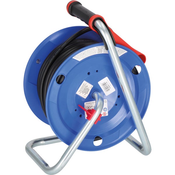 Kabeltrommel mit schwarzem Kabel und Metallgestell