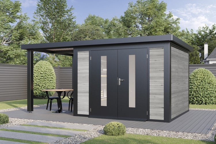Modernes Gartenhaus mit Flachdach und integriertem Terrassendach, Doppeltür mit Lichtausschnitten und Holz-Elementen im Gartenbereich.