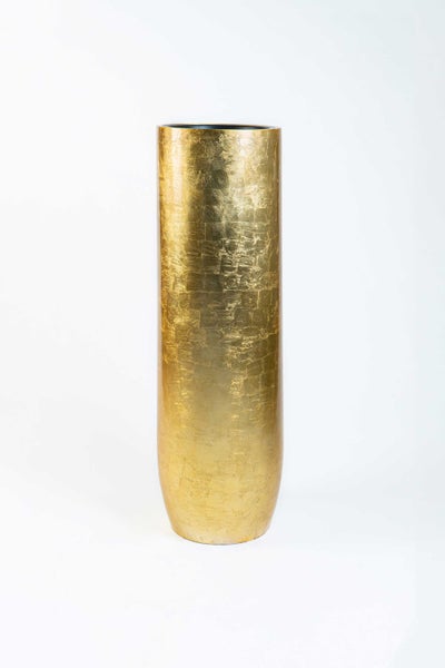 Hohe, zylindrische Bodenvase mit strukturierter Oberfläche in Blattgold-Optik.