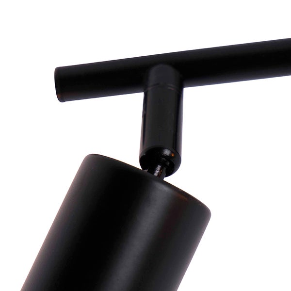 Detailaufnahme einer schwarzen Deckenleuchte