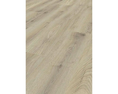 Dekorative Laminatbodenoberfläche mit Holzoptik für den Innenbereich.