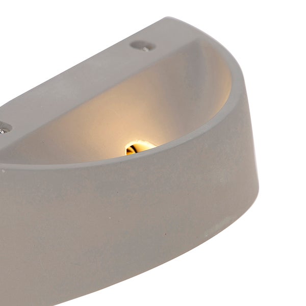 Graue Beton Wandleuchte im Detail