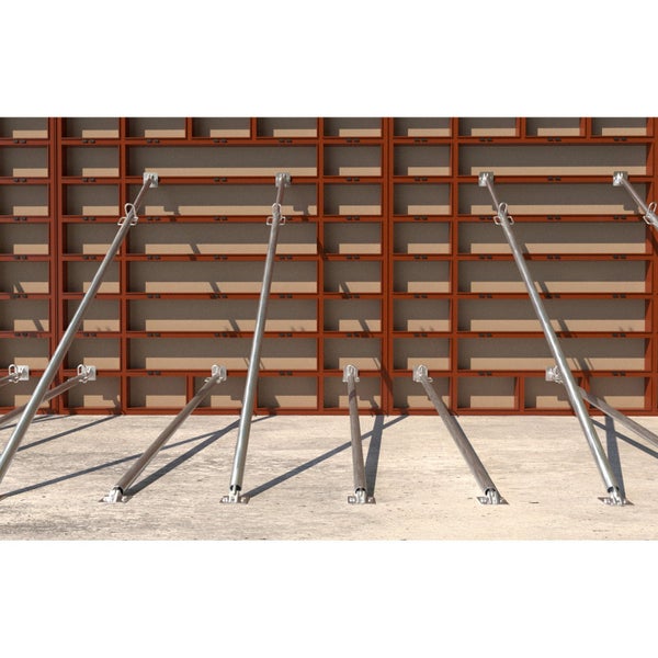 Mehrere Schraubzwingen fixieren Holz