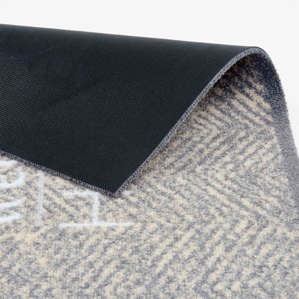 Teppich mit Muster und rutschfester Rückseite