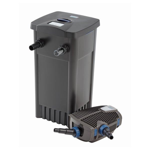 OASE Teichfilter-Set bestehend aus einer schwarzen Filterbox und einer passenden Teichpumpe aus robustem Kunststoff.