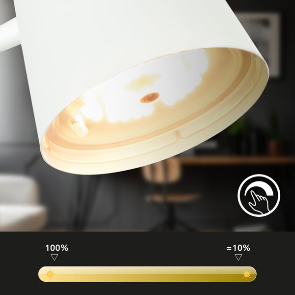 Nahaufnahme eines weißen Lampenschirms mit LED, Touch-Dimmfunktion von 100 Prozent bis circa 10 Prozent.