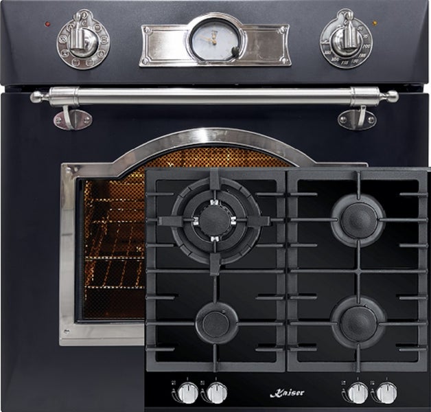 Einbau Backofen im Retro Design mit Kaiser Logo und Gaskochfeld mit vier Kochstellen und Gusseisen Topfträgern.