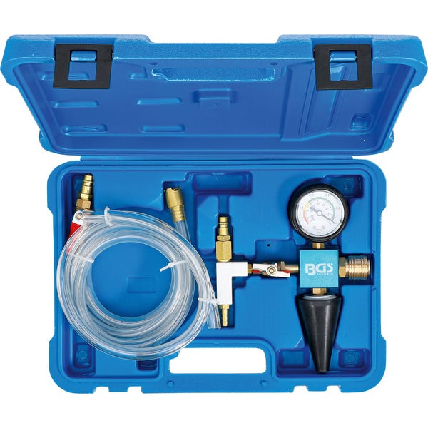 Kühlkreislauf-Prüfgerät im blauen Kunststoffkoffer