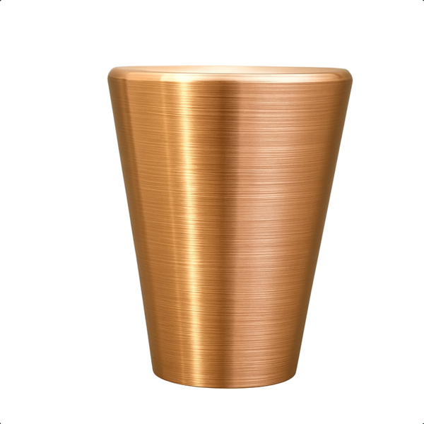 Übertopf aus Metall in konischer Form