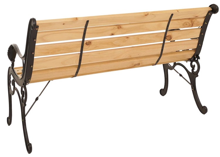 Rückansicht einer Gartenbank aus Holzlatten und einem verzierten gusseisernen Gestell.