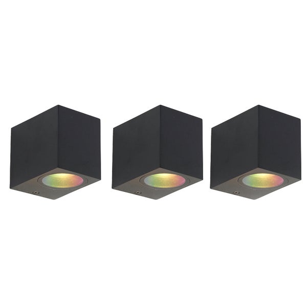 Dreier-Set würfelförmige LED-Außenwandleuchten aus Metall in Schwarz.