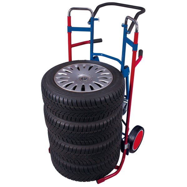 Reifenwagen mit Reifenstapel