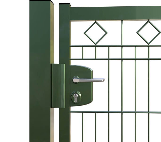 Detailansicht eines Gartentors mit Schloss und Griff