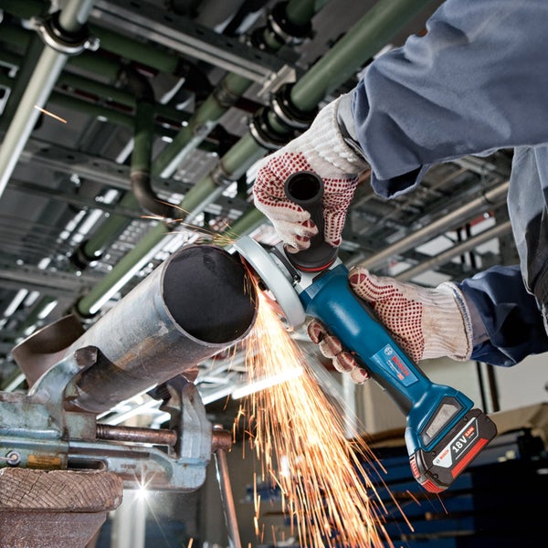 Ventilator mit drei Modi, drei Geschwindigkeiten und dreistufiger Wasserzerstäubung in Wohnraum