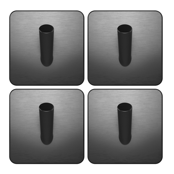Set mit vier quadratischen Wandhaken aus schwarzem gebürstetem Metall mit zylindrischer Halterung.