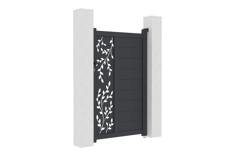 Modernes Gartentor aus Aluminium mit dekorativem Blättermuster und horizontalen Lamellen zwischen zwei Pfosten.