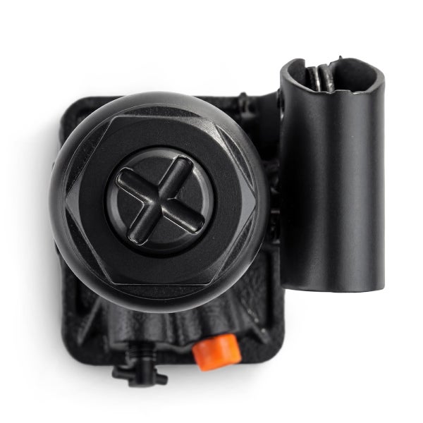 Draufsicht auf einen schwarzen hydraulischen Wagenheber mit kreuzförmiger Auflagefläche, seitlicher Hebelhalterung und orangefarbenem Stopfen.