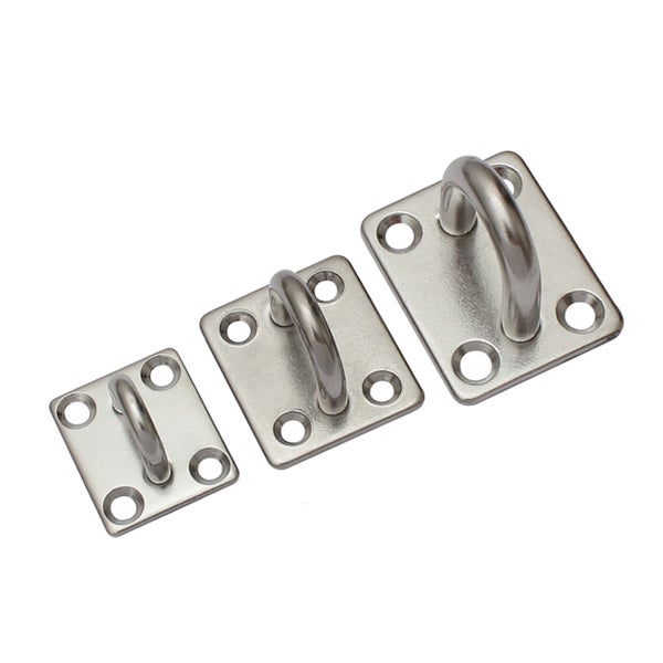 Drei Augplatten aus Edelstahl in verschiedenen Größen mit rechteckiger Basis und vier Befestigungslöchern.