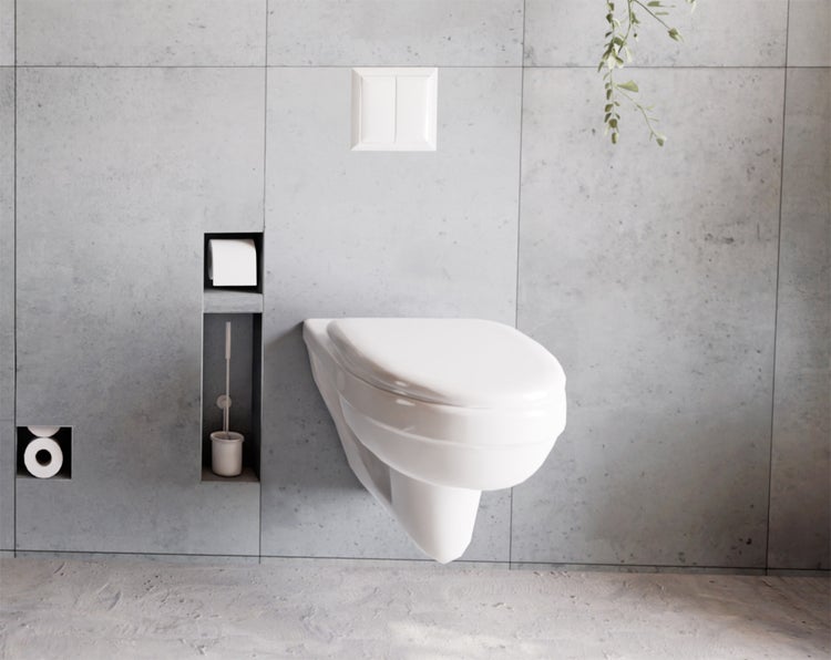 Wandhänge WC in einem modernen Badezimmer mit grauen Fliesen, integrierter Nische für Toilettenpapier und Klobürste sowie Betätigungsplatte.