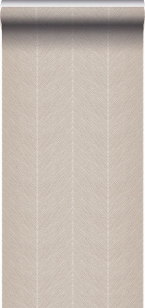 Rolle Vliestapete mit strukturiertem Fischgrätenmuster in Beige.