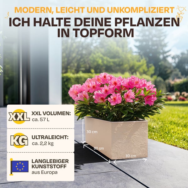 Offener Holzkomposter aus Holzlatten mit Abständen zur optimalen Luftzirkulation für Mikroorganismen, befüllt mit Gartenabfällen.