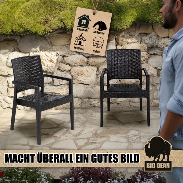 Zwei Rattansessel für den Einsatz in Haushalten, im Freien, auf Festivals und in Cafés