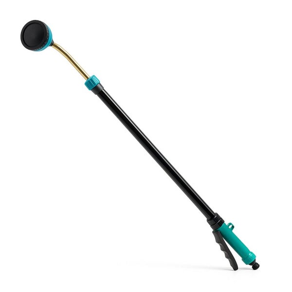 Teleskop-Gießstab mit verstellbarem Brausekopf und Handgriff zur Gartenbewässerung.
