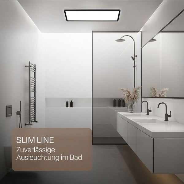 Modernes Badezimmer mit einer rechteckigen, flachen LED-Deckenleuchte, Doppelwaschtisch, begehbarer Dusche und schwarzem Handtuchheizkörper.