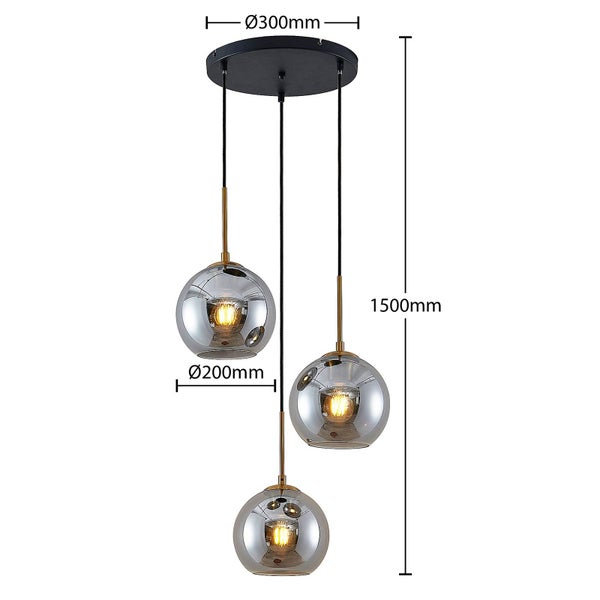 Hängeleuchte mit drei grauen Glaskugeln und den Maßen 1500 mm Höhe und 300 mm Durchmesser