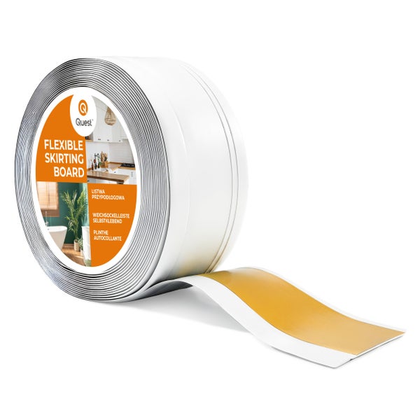 Quest flexible Sockelleiste auf einer Rolle, selbstklebend für Boden- und Wandabschlüsse.
