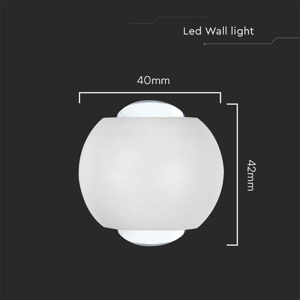 LED-Wandleuchte mit den Maßen 40 mm x 42 mm