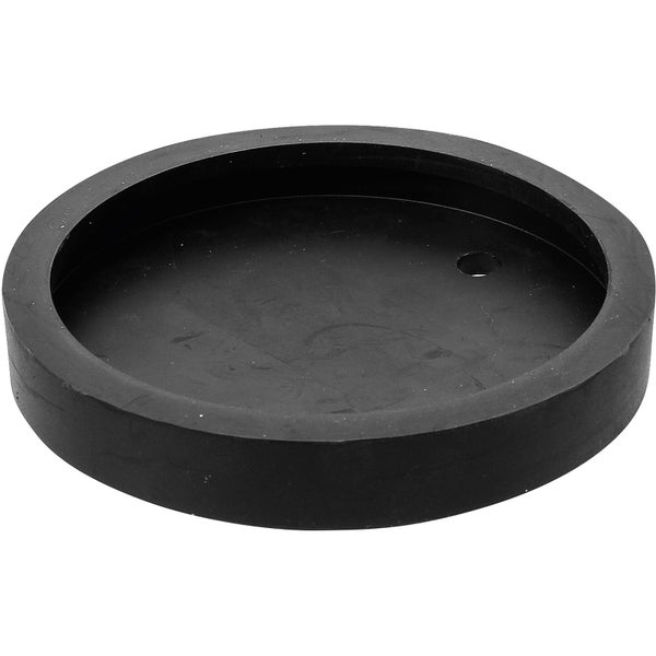 Eine Hand hält den Tragegriff eines grünen Bosch 36 Volt bürstenlosen Akku-Rasenmähers auf einer Rasenfläche.