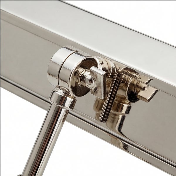 Detailaufnahme einer verstellbaren Bilderleuchte