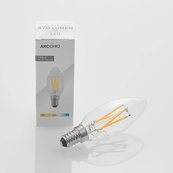 Arcchio LED-Leuchtmittel in Kerzenform mit E14-Sockel, 4 Watt, 470 Lumen, warmweiß mit Filament und Verpackung.