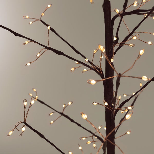 LED Lichterbaum mit feinen Zweigen und leuchtenden Dioden für eine stimmungsvolle Innenbeleuchtung
