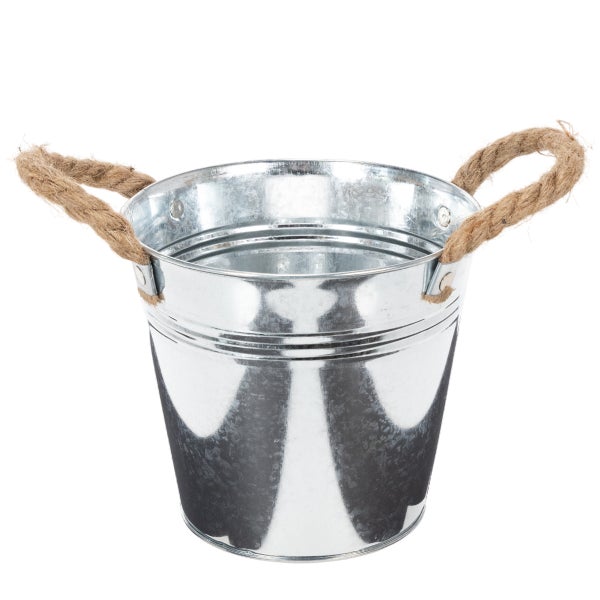 Verzinkter Metalleimer mit zwei Griffen aus Seil.