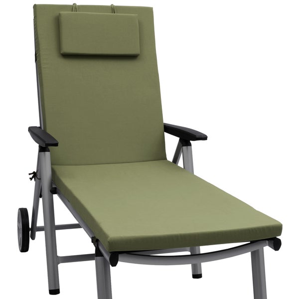 Grüne Gartenliege mit Auflage, Kopfkissen, Armlehnen und Rollen, Gestell aus Metall.