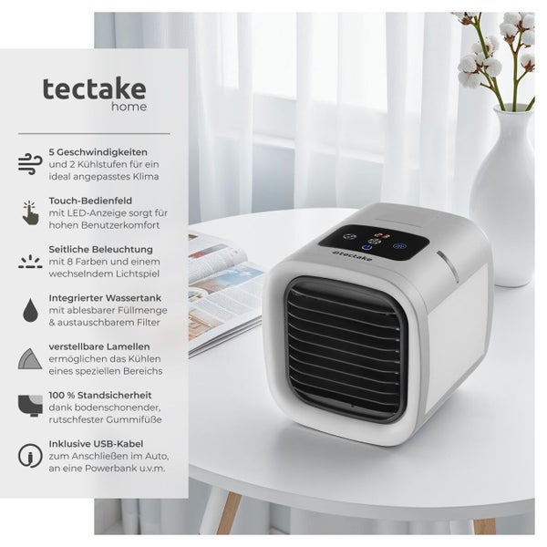 tectake Logo. Mobiler Luftkühler in hellem Raum, kompaktes Design mit Touch-Bedienfeld, Digitalanzeige, Wassertank und verstellbaren Lamellen.