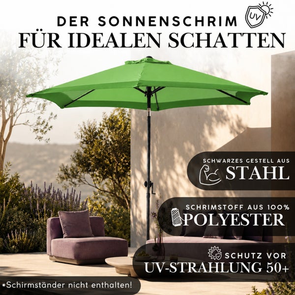 Grüner Sonnenschirm auf einer Terrasse mit schwarzem Stahlgestell, Stoff aus 100 Prozent Polyester und UV-Schutz 50 plus.